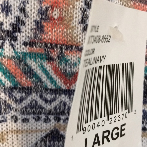 Absolutely Famous Size large lace shoulders - Picture 3 of 6